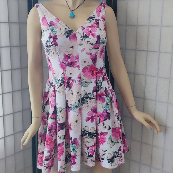 Lauren Ralph Lauren Vibrant Floral Pleated Dress Fit & Flare Sz 6 Feminine! - Picture 1 of 8